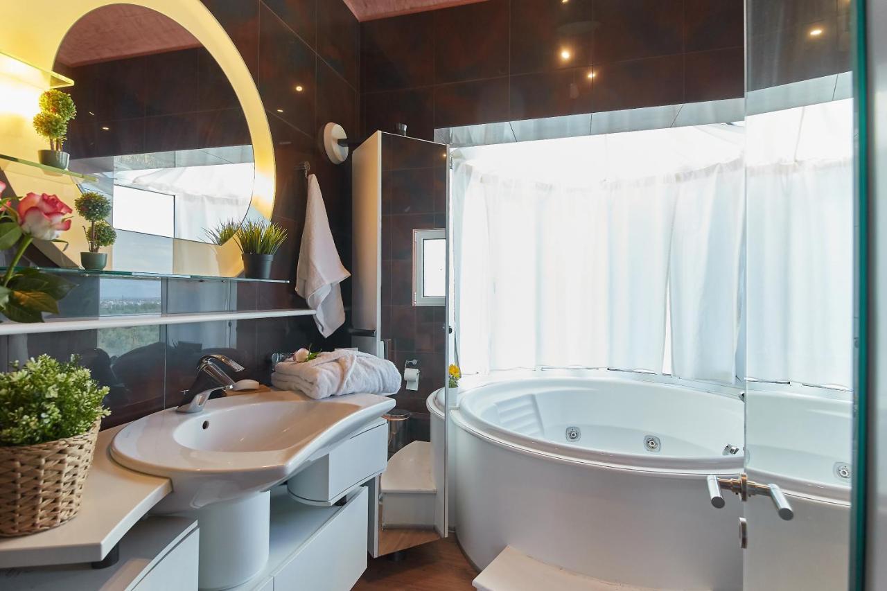 Villa Dennis 벌하티 외부 사진