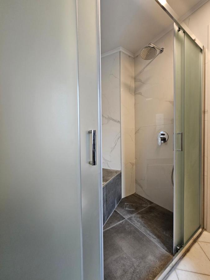 Villa Dennis 벌하티 외부 사진